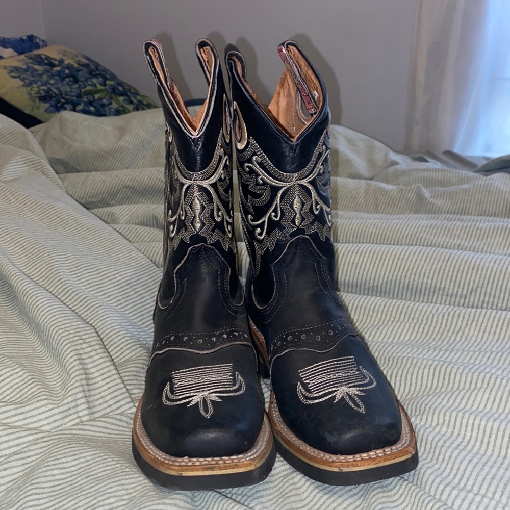 Black boots